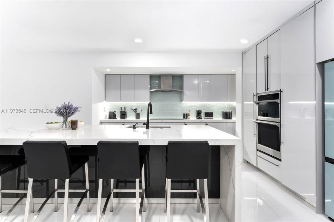 400 SW 24th Rd, Miami, FL 33129 Photo