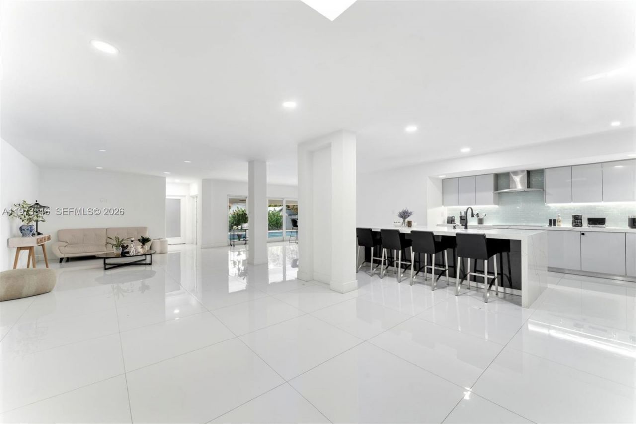 400 SW 24th Rd , Miami, FL 33129 Photo