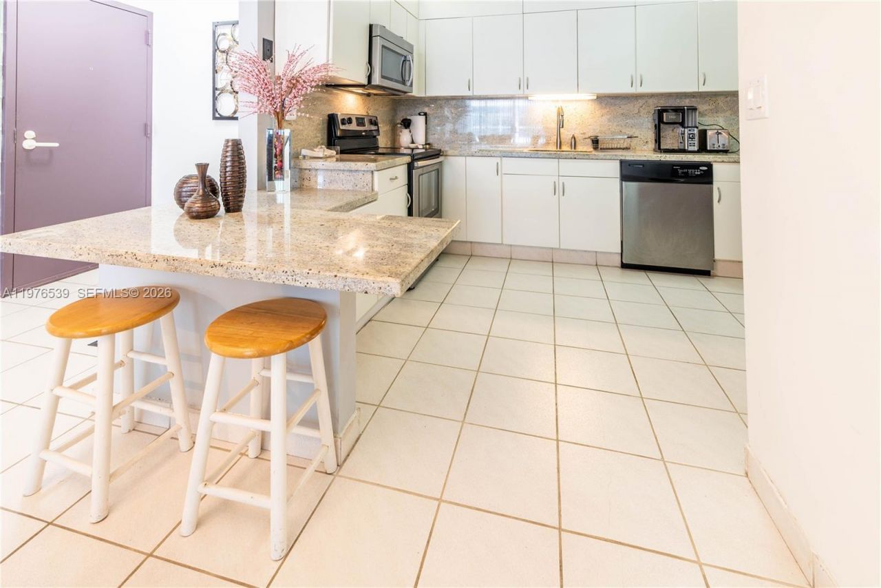 9341 Collins Ave, Unit 1204, Surfside, FL 33154 Photo