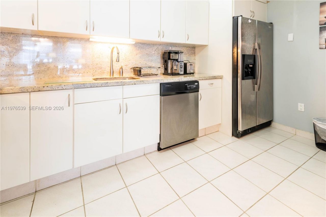 9341 Collins Ave, Unit 1204, Surfside, FL 33154 Photo