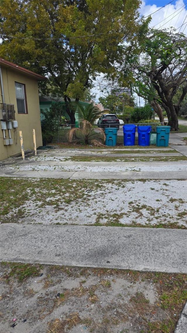 6910 NW 5th Pl , Miami, FL 33150 Photo