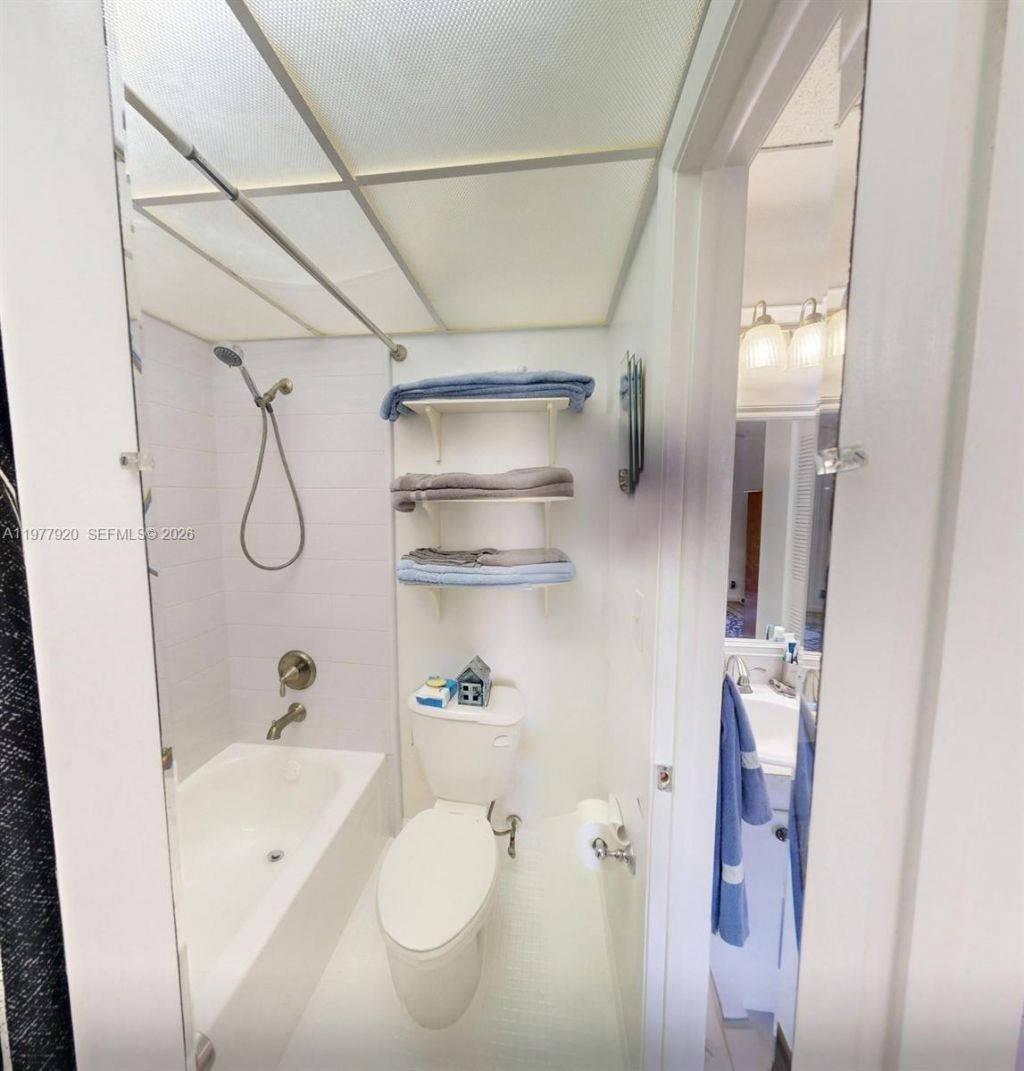 6570 Royal Palm Blvd, Unit 215J, Margate, FL 33063 Photo