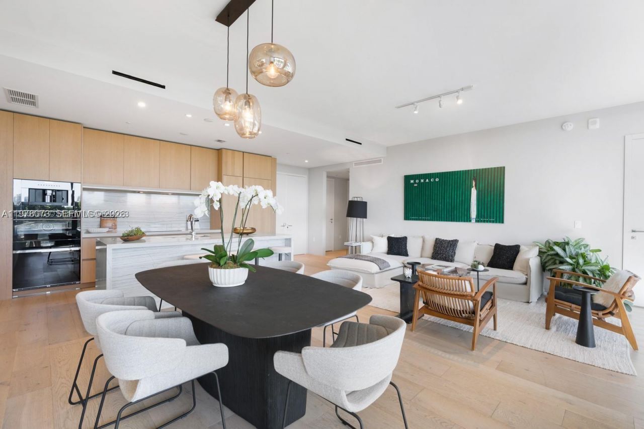 8701 Collins Ave , Unit 404, Miami Beach, FL 33154 Photo