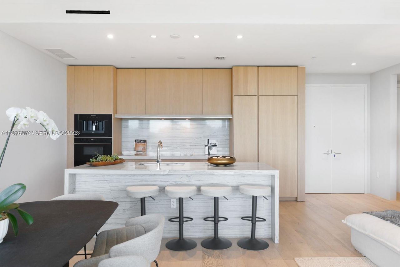 8701 Collins Ave , Unit 404, Miami Beach, FL 33154 Photo