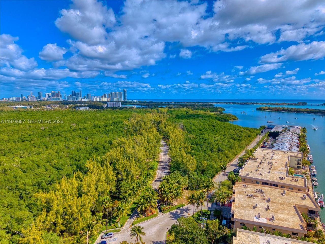 2000 NE 135th St, Unit 708, North Miami, FL 33181 Photo