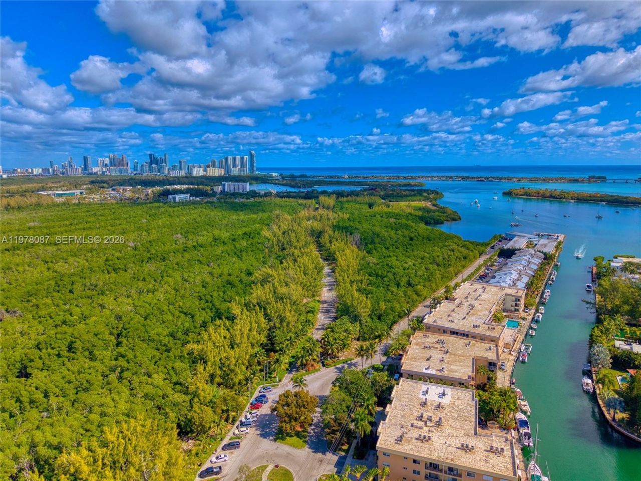 2000 NE 135th St, Unit 708, North Miami, FL 33181 Photo