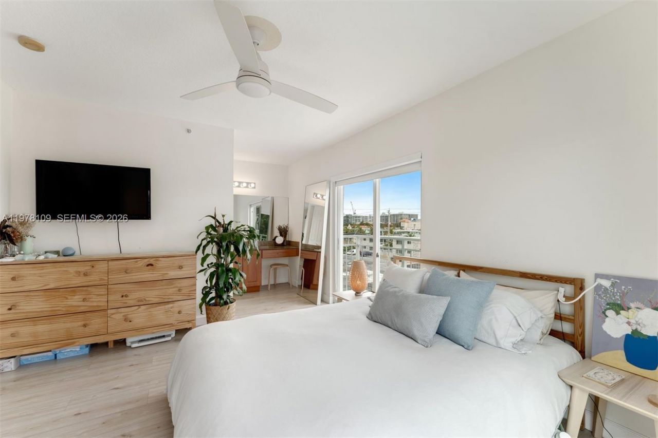 630 85th St, Unit 205, Miami Beach, FL 33141 Photo