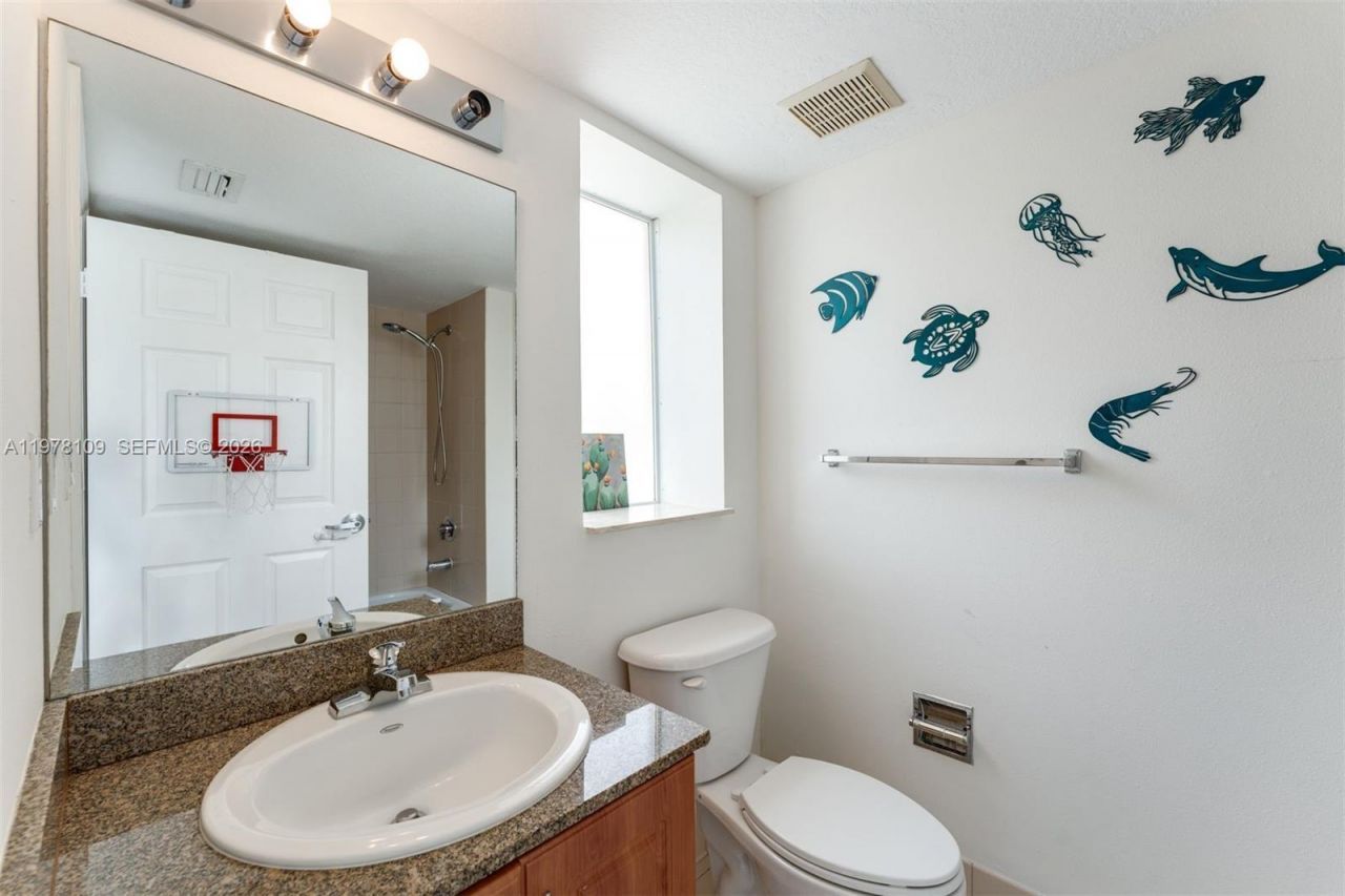 630 85th St, Unit 205, Miami Beach, FL 33141 Photo