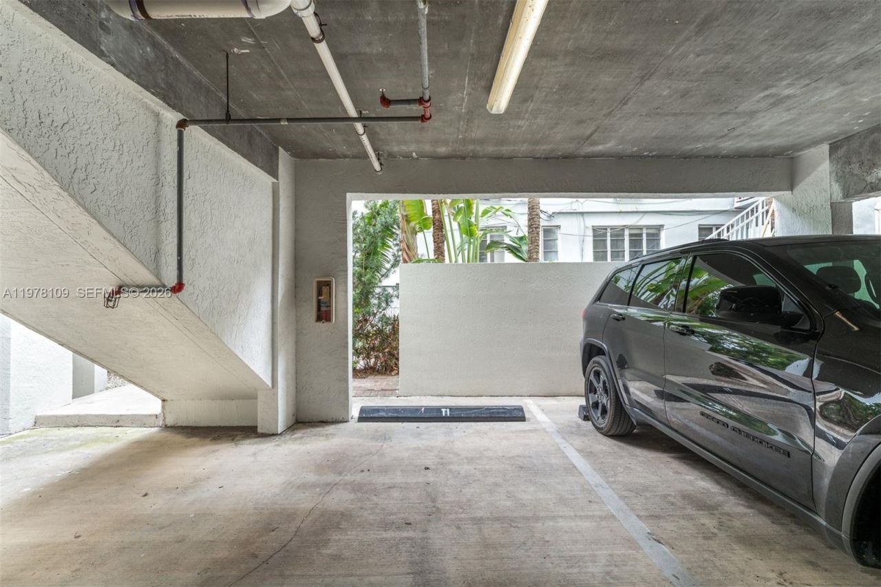 630 85th St, Unit 205, Miami Beach, FL 33141 Photo