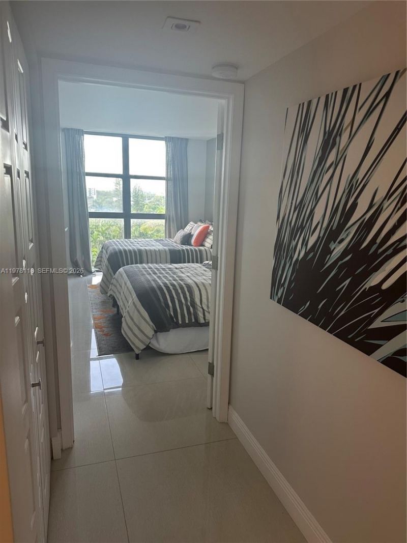 1000 Quayside Ter , Unit 905, Miami, FL 33138 Photo