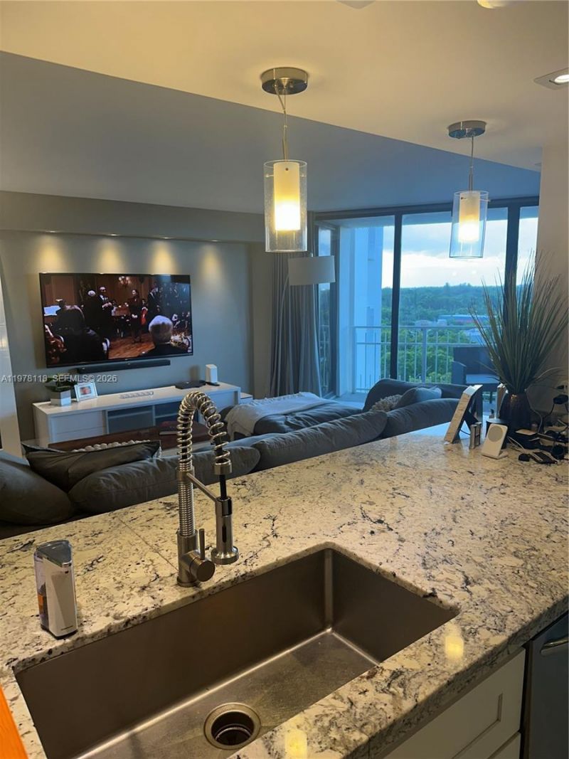 1000 Quayside Ter , Unit 905, Miami, FL 33138 Photo