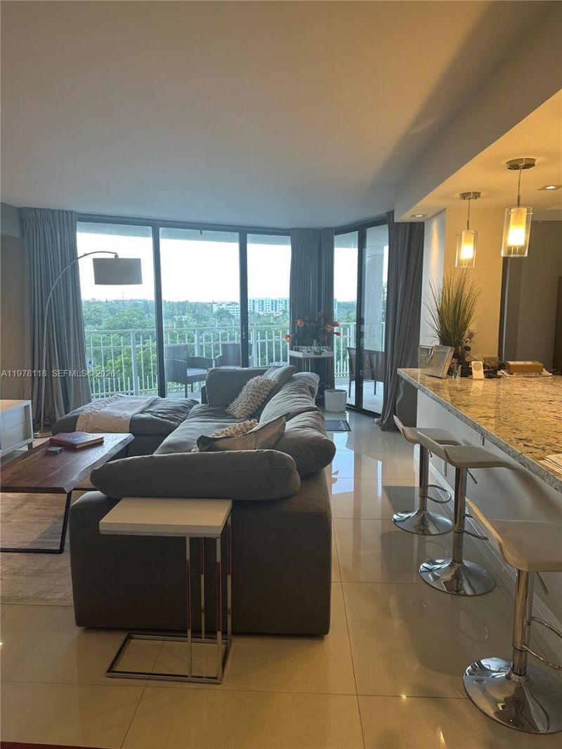 1000 Quayside Ter , Unit 905, Miami, FL 33138 Photo