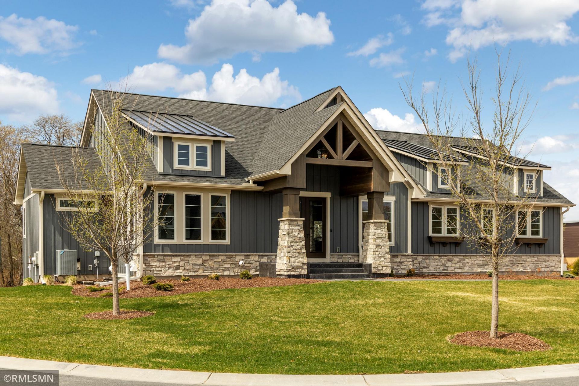5720 57th Place N, Lake Elmo, MN 55042