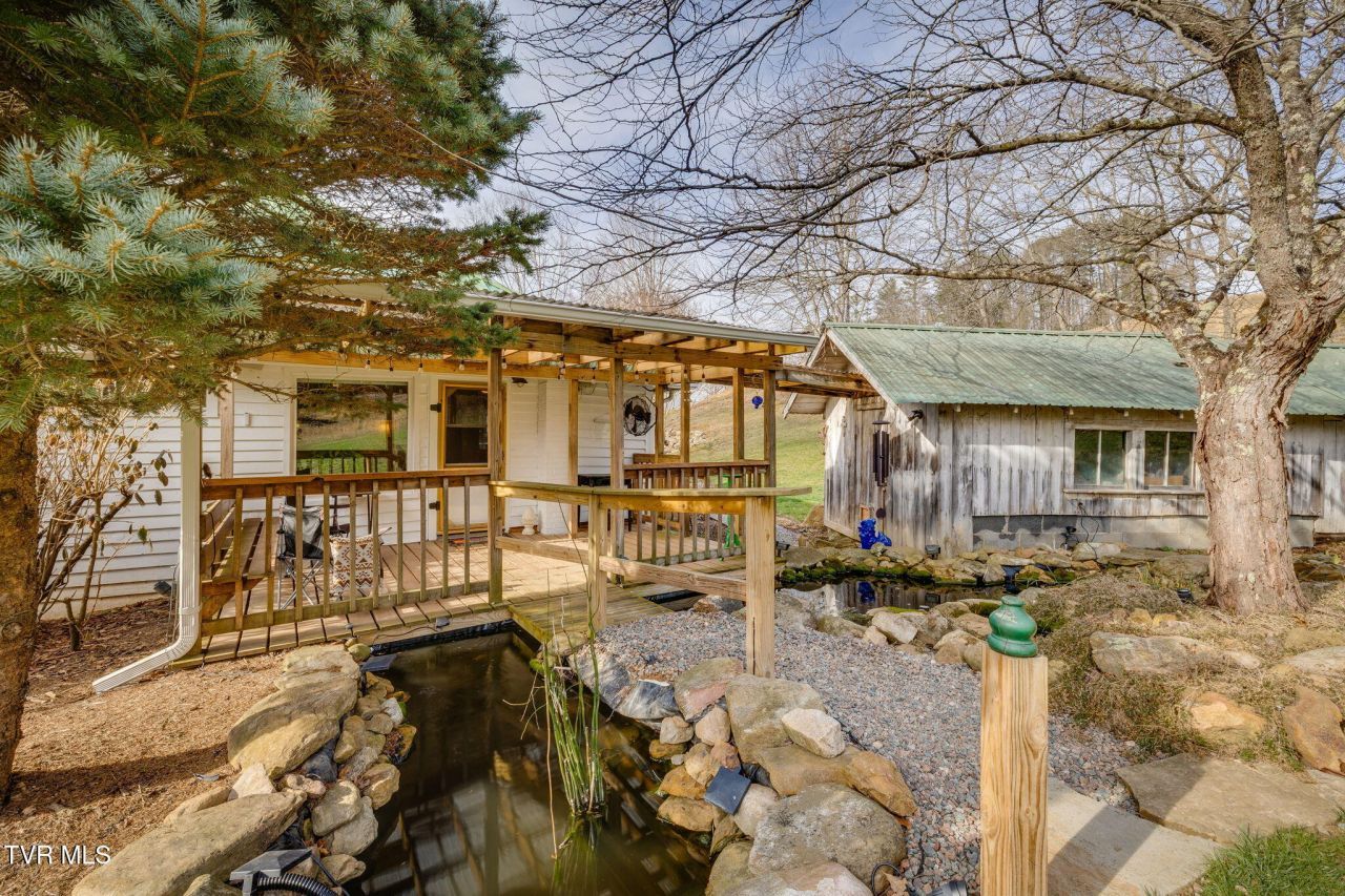 341 Locust Gap Road, Mountain City, TN 37683 Main Photo