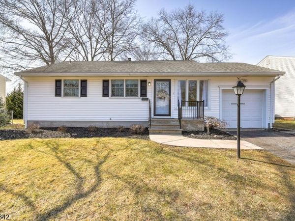 3 Michael Ln, Somerville, NJ 08876