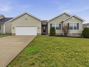 390 Red Elm Lane , Bowling Green, KY 42101