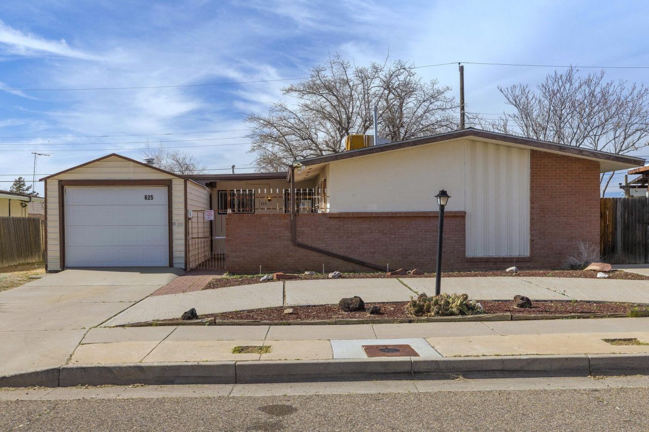 625 Grace Street Ne, Albuquerque, NM 87123 Main Photo