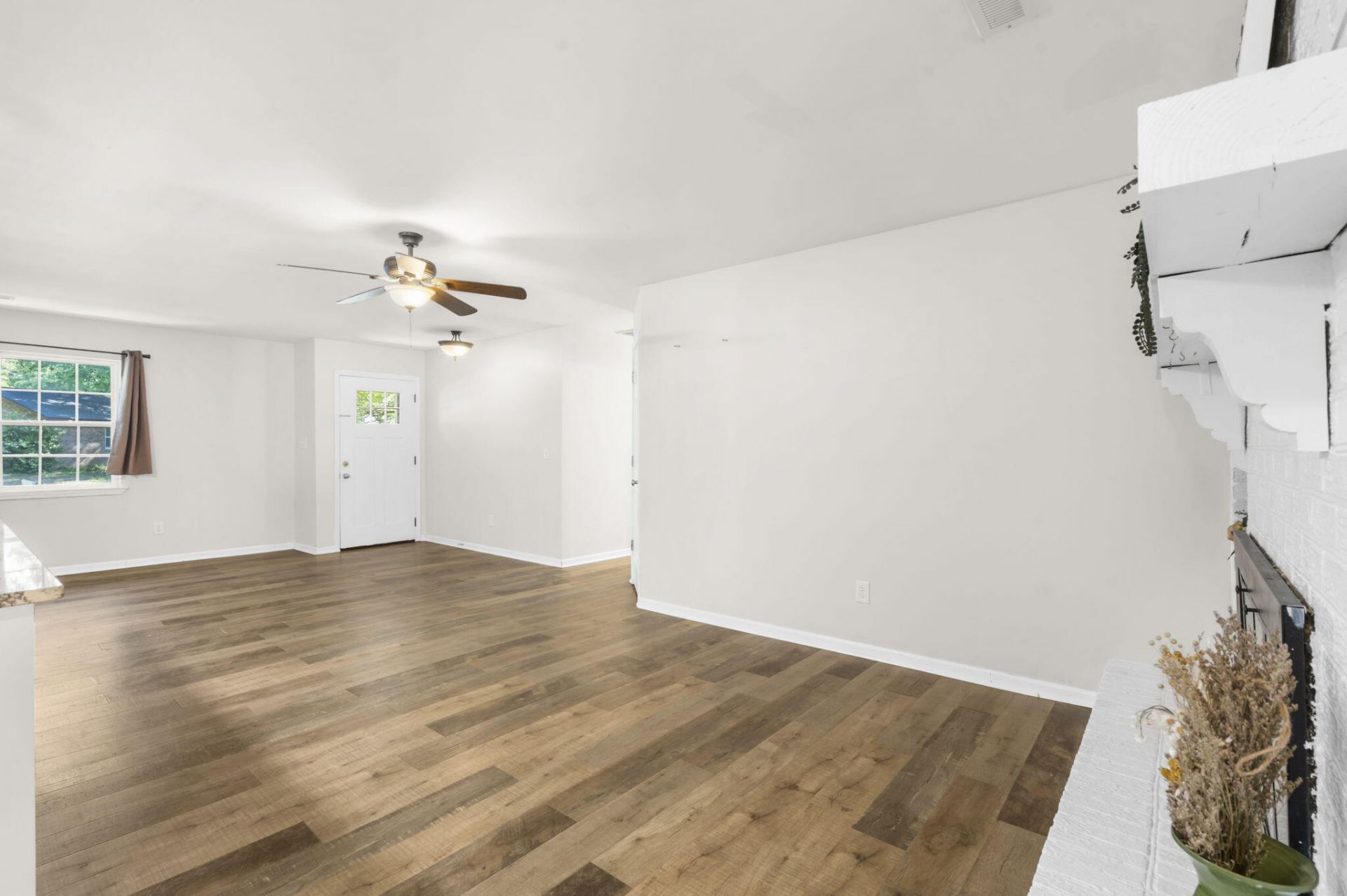 300 Logan Drive Photo 17