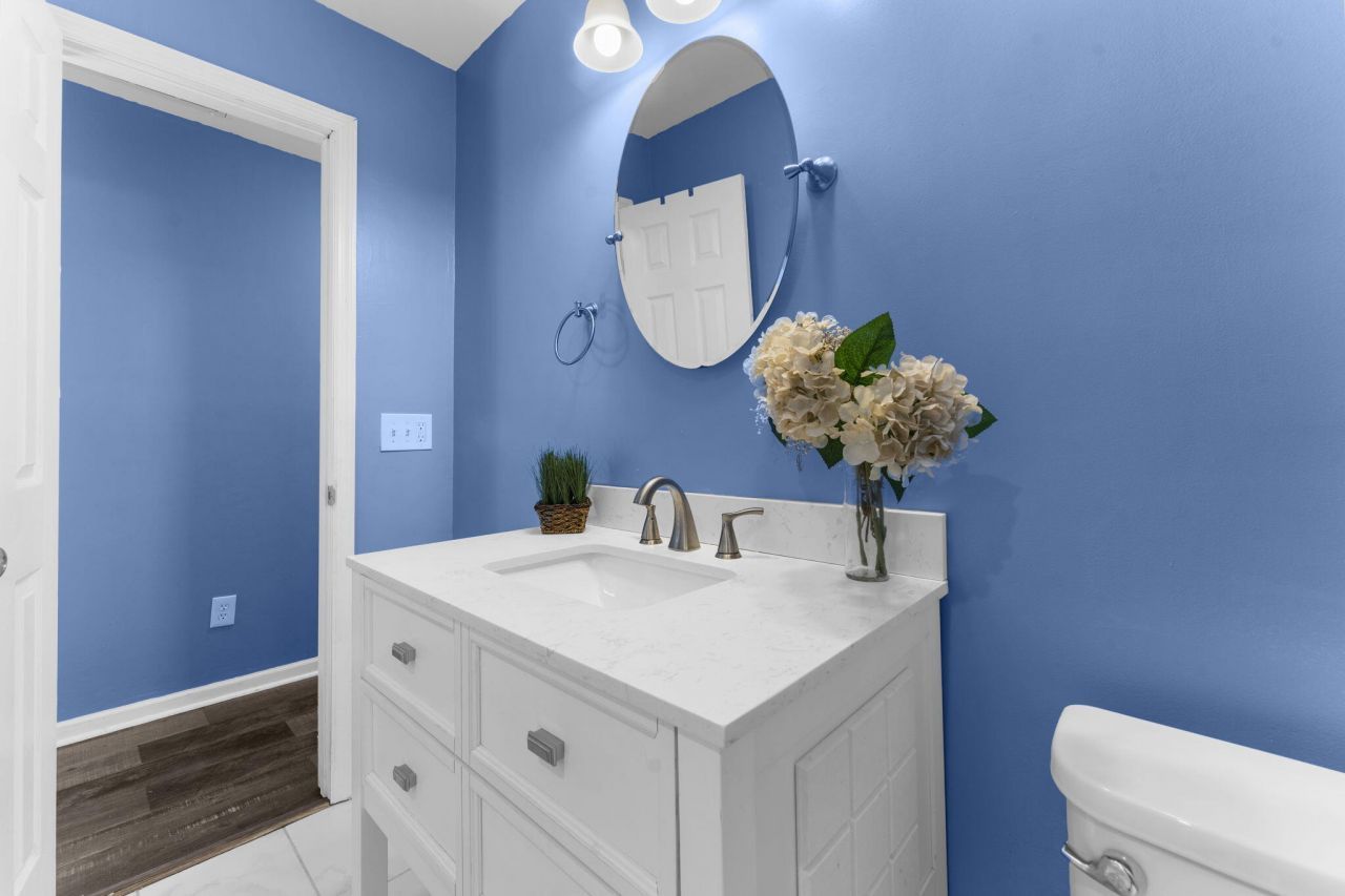 300 Logan Drive Photo 18