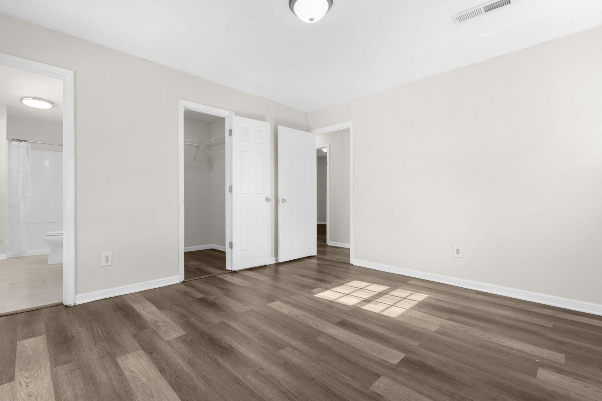 300 Logan Drive Photo 23