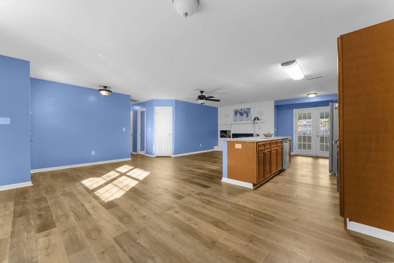 300 Logan Drive Photo 23