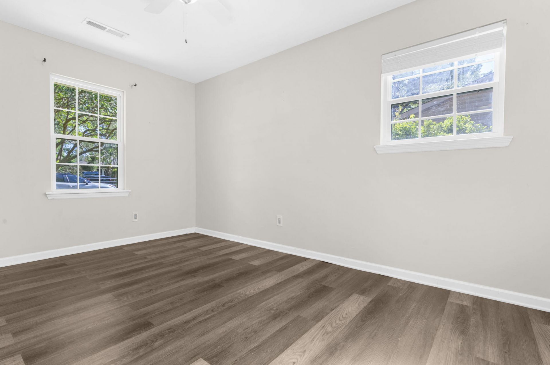 300 Logan Drive Photo 28