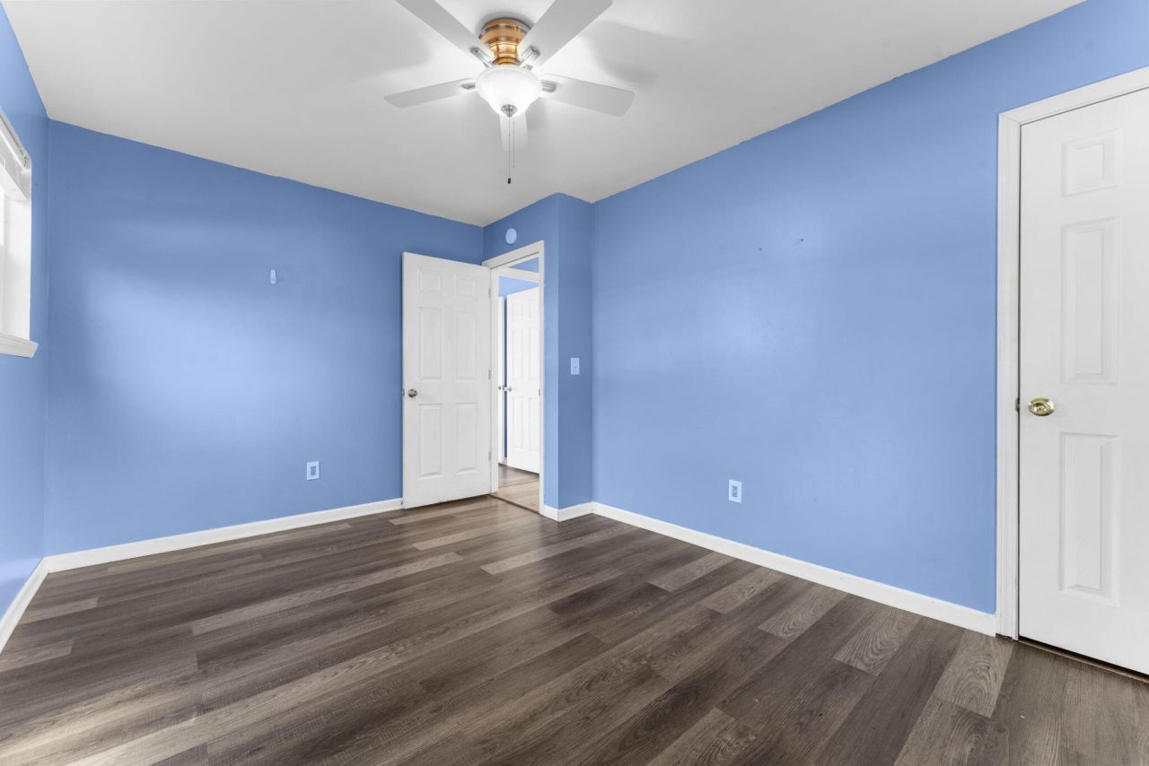 300 Logan Drive Photo 30