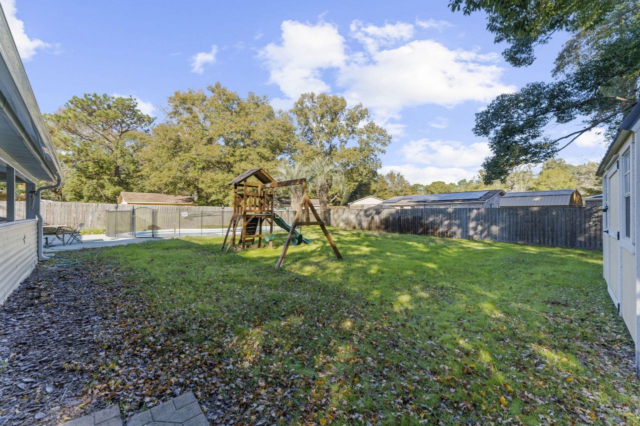 300 Logan Drive Photo 34