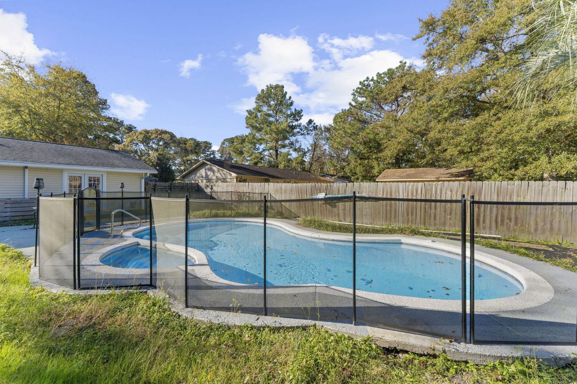 300 Logan Drive Photo 39