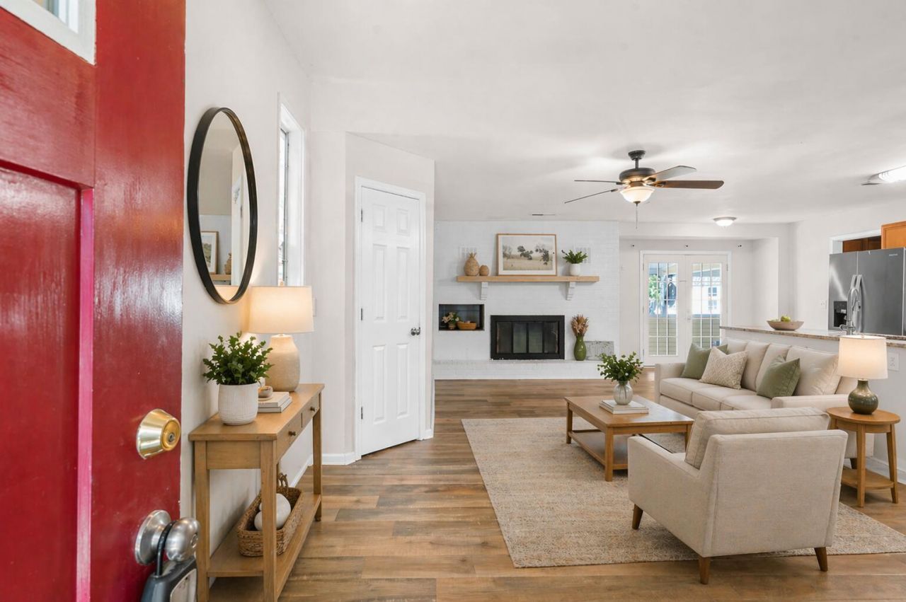300 Logan Drive Photo 4
