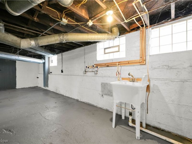 16119 Parkgrove Avenue, Unit 2, Cleveland, OH 44110 Photo 17