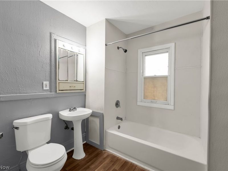 16119 Parkgrove Avenue, Unit 2, Cleveland, OH 44110 Photo 8