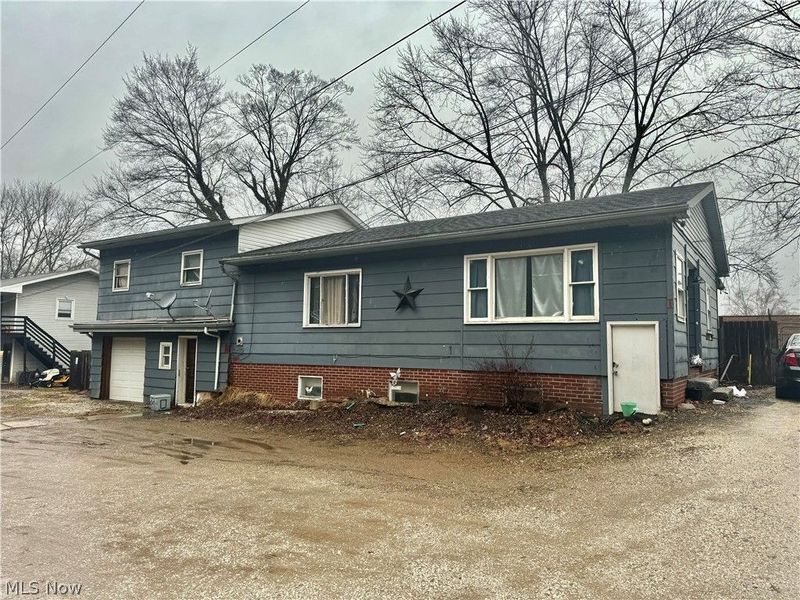 405 Gween Drive, Malvern, OH 44644 Photo 1