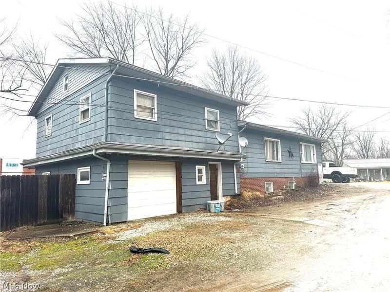 405 Gween Drive, Malvern, OH 44644 Photo 3