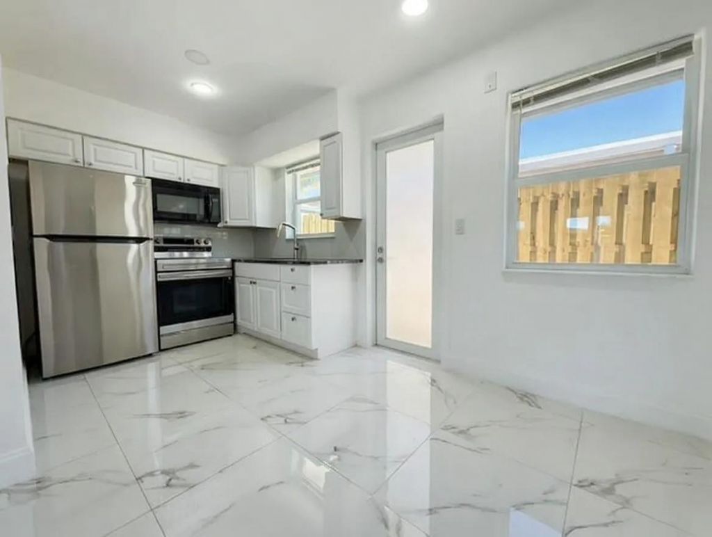 2308 NW 3rd Avenue, Unit 2, Wilton Manors, FL 33311 Photo