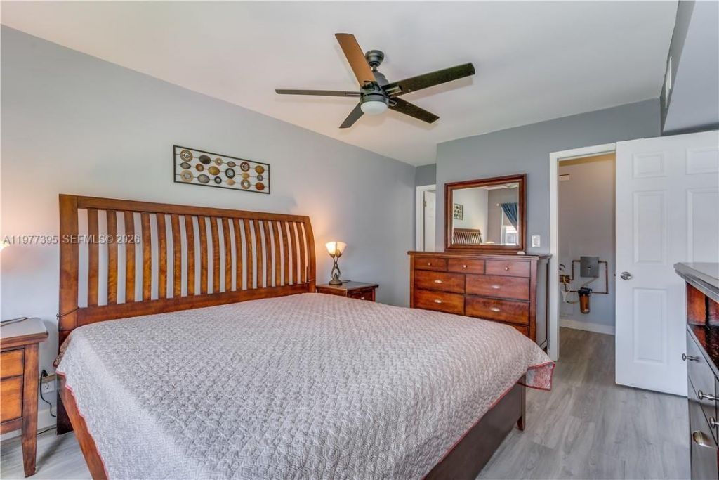 681 S Hollybrook Dr, Unit 305, Pembroke Pines, FL 33025 Photo