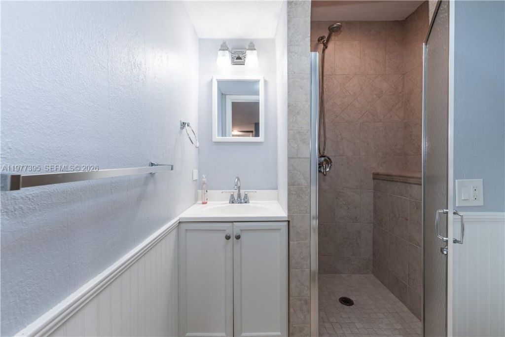 681 S Hollybrook Dr , Unit 305, Pembroke Pines, FL 33025 Photo