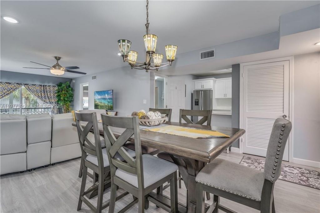 681 S Hollybrook Dr , Unit 305, Pembroke Pines, FL 33025 Photo