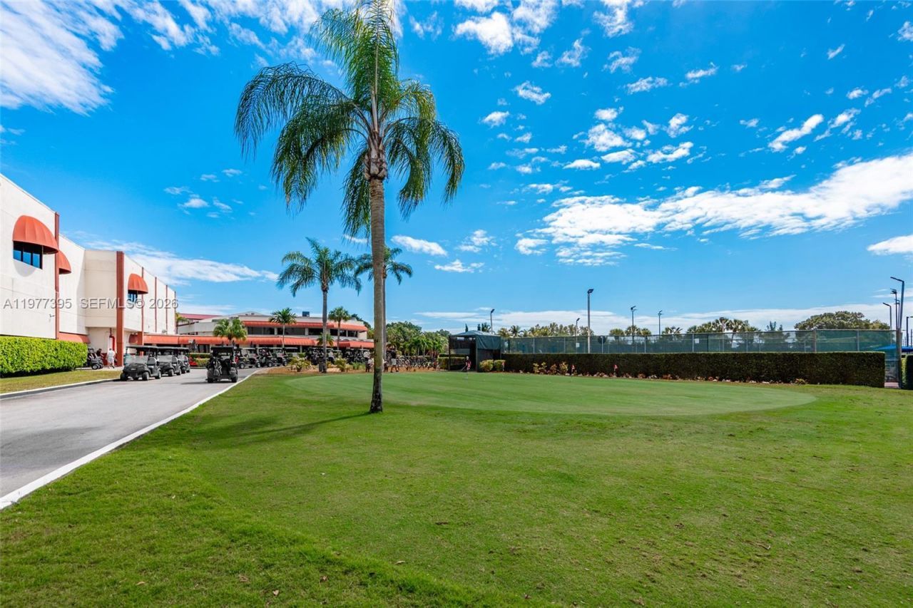 681 S Hollybrook Dr , Unit 305, Pembroke Pines, FL 33025 Photo