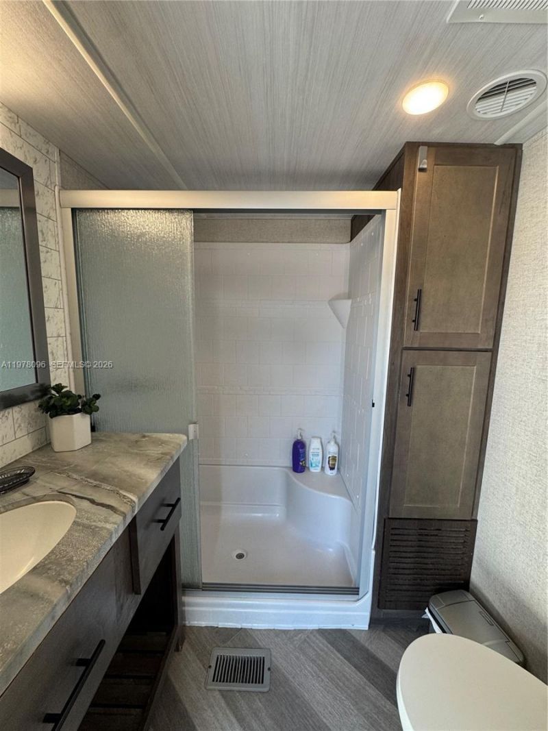 325 Calusa St , Key Largo, FL 33037 Photo