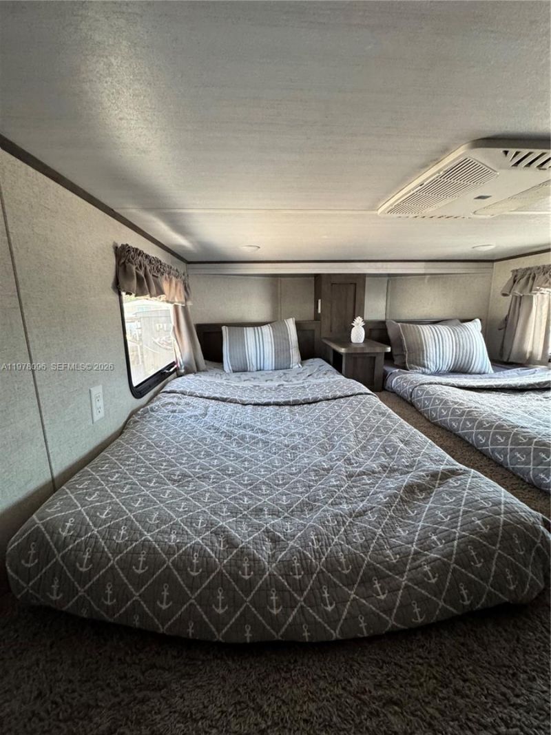 325 Calusa St , Key Largo, FL 33037 Photo