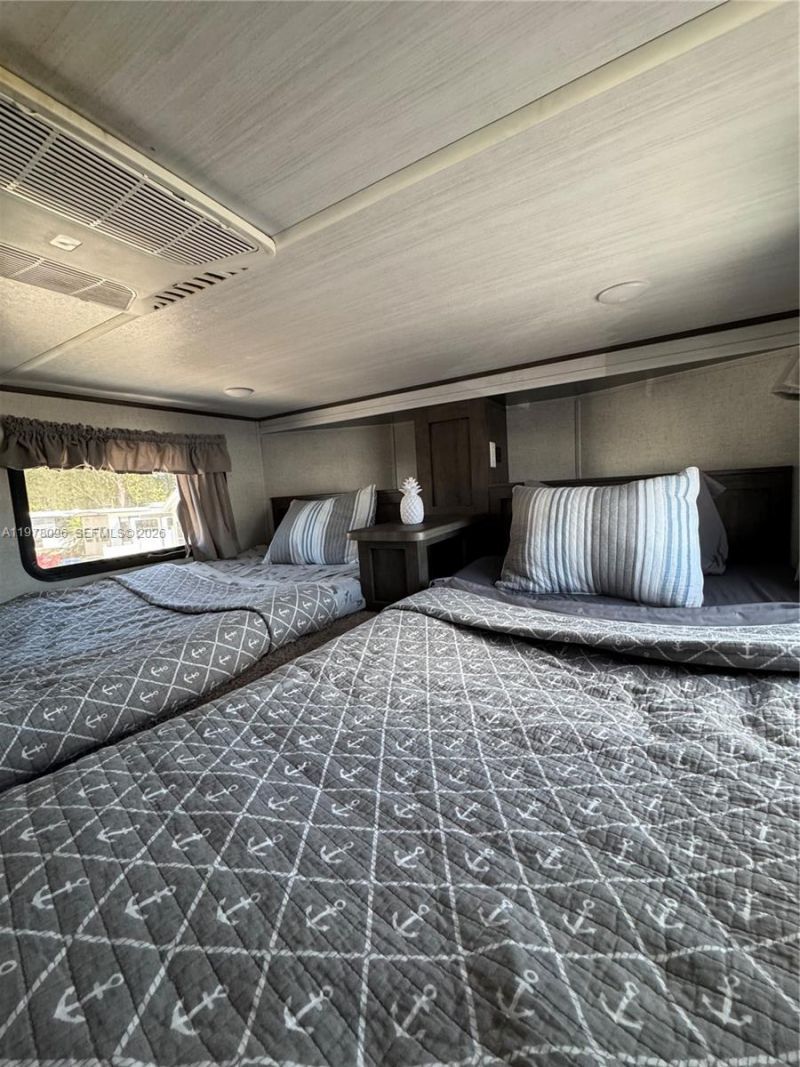 325 Calusa St , Key Largo, FL 33037 Photo