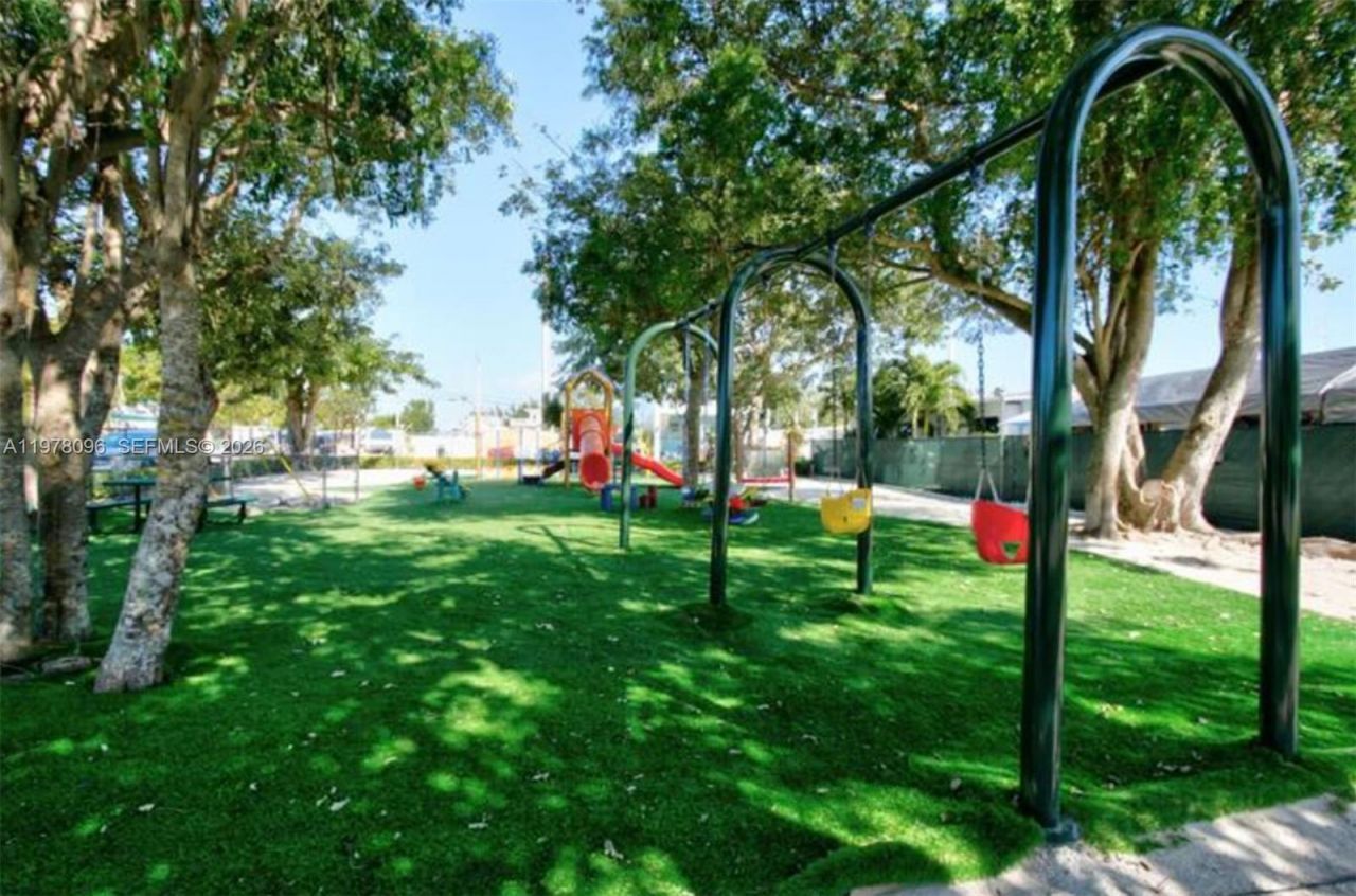 325 Calusa St , Key Largo, FL 33037 Photo