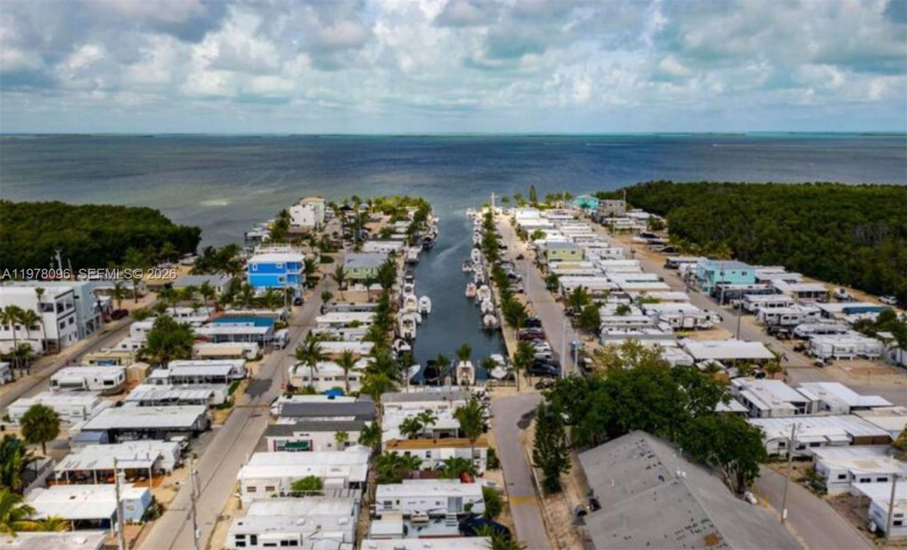 325 Calusa St , Key Largo, FL 33037 Photo