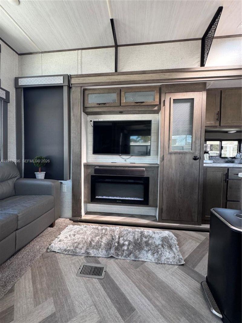 325 Calusa St , Key Largo, FL 33037 Photo