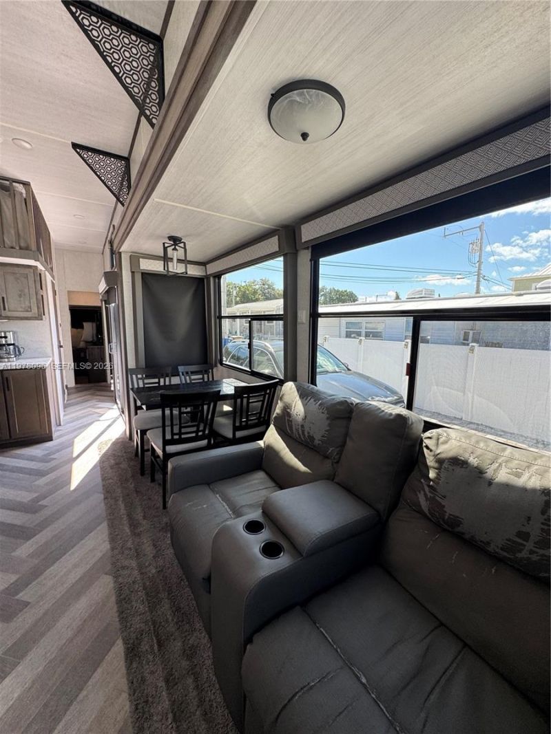 325 Calusa St , Key Largo, FL 33037 Photo