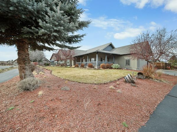 147 NW Saddlehorn Court, Prineville, OR 97754