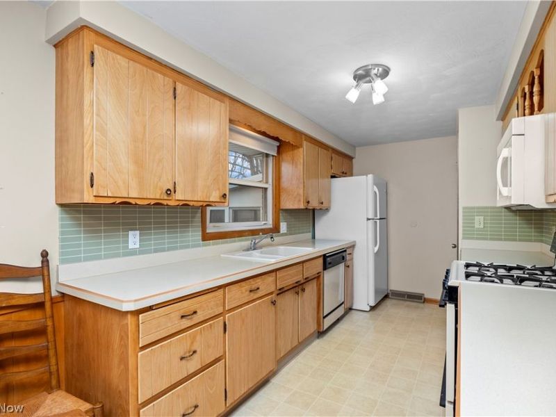 1820 W 36th Street, Lorain, OH 44053 Photo 11