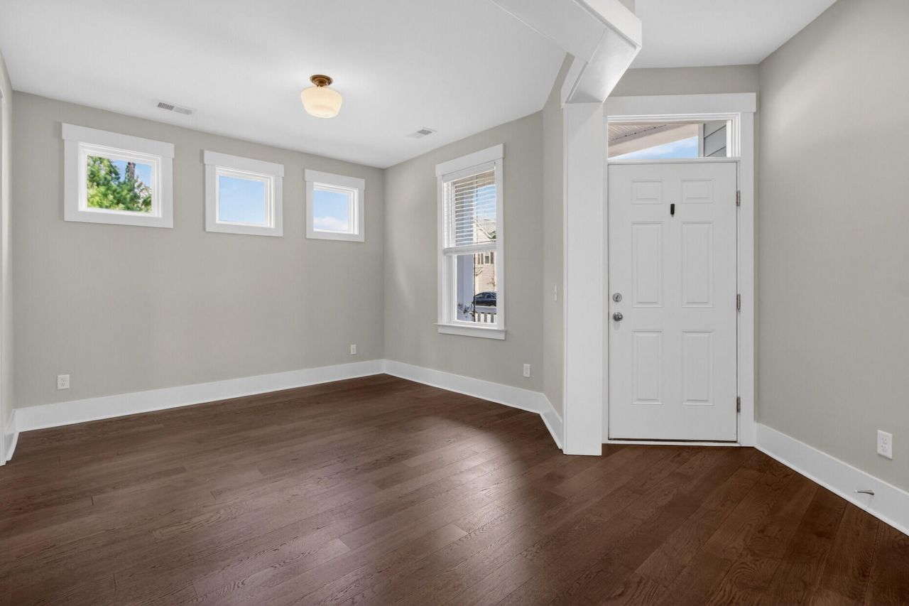 2081 Utsey Street Photo 6