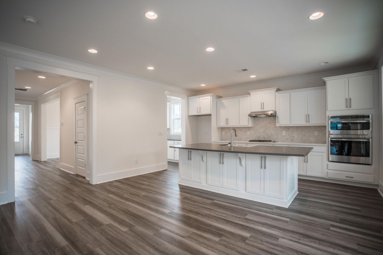 2019 Riverbend Drive Photo 5